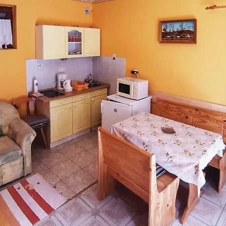 Apartment Amazing In W/ Wifi And 1 Bedrooms *
